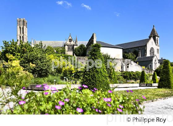 LES JARDINS DE L'  EVECHE,  LA CATHEDRALE ET ABBAYE DE LA REGLE,  LIMOGES, HAUTE-VIENNE. (87F01714.jpg)