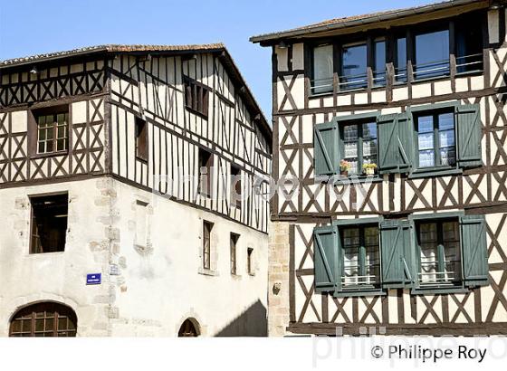 MAISON A COLOMBAGE, QUARTIER DE LA CITE, LIMOGES, HAUTE-VIENNE. (87F01801.jpg)