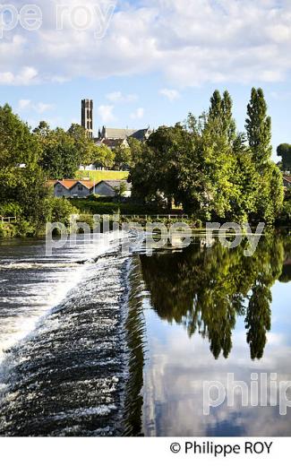 LES BERGES   DE LA VIENNE, LIMOGES, HAUTE-VIENNE. (87F01818.jpg)