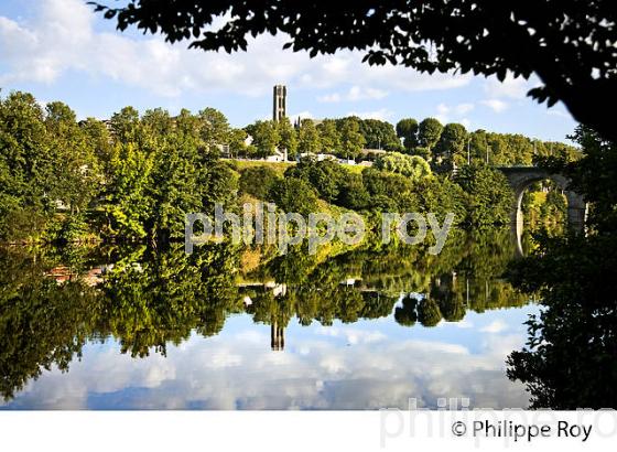 LES BERGES   DE LA VIENNE, LIMOGES, HAUTE-VIENNE. (87F01825.jpg)