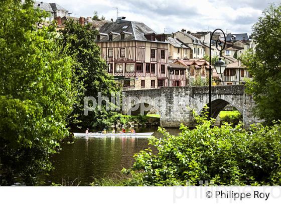 LE PONT SAINT ETIENNE, SUR LA VIENNE, ET QUARTIER DES PONTICAUDS, LIMOGES, HAUTE-VIENNE. (87F01903.jpg)