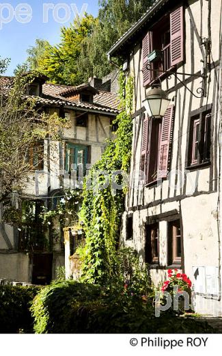 QUARTIER DE L' ABBESAILLE,  RIVE  DE LA VIENNE, LIMOGES, HAUTE-VIENNE, LIMOUSIN. (87F01927.jpg)