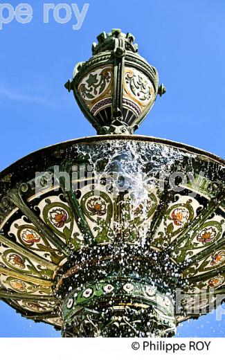 FONTAINE DE L' HOTEL DE VILLE,  LIMOGES, HAUTE-VIENNE. (87F01934.jpg)