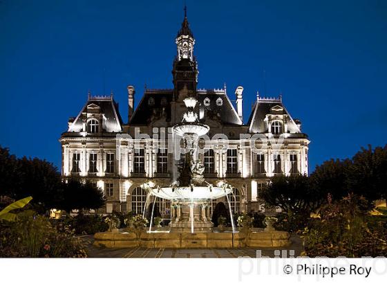 LA FONTAINE ET  L' HOTEL DE VILLE,  LIMOGES, HAUTE-VIENNE. (87F02003.jpg)