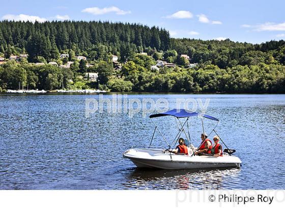 LOISIRS NAUTIQUES, LAC  DE VASSIVIERE, LIMOUSIN. (87F02319.jpg)