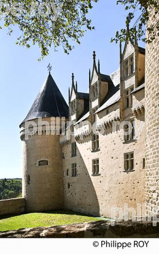 CHATEAU DE ROCHECHOUART, HAUTE-VIENNE, LIMOUSIN. (87F02922.jpg)