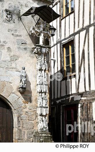 RUE DE LA BOUCHERIE,  QUARTIER DU CHATEAU, LIMOGES, HAUTE-VIENNE (87F03012.jpg)