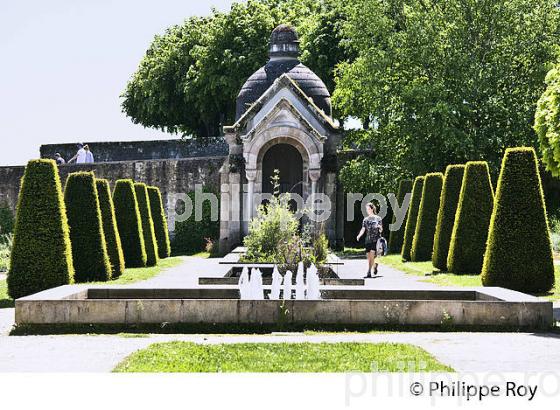 LES JARDINS DE L'  EVECHE,  LIMOGES, HAUTE-VIENNE. (87F03122.jpg)