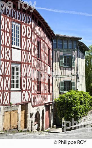 MAISON A PANS DE BOIS, LES PONTICAUDS, LIMOGES, HAUTE-VIENNE. (87F03312.jpg)