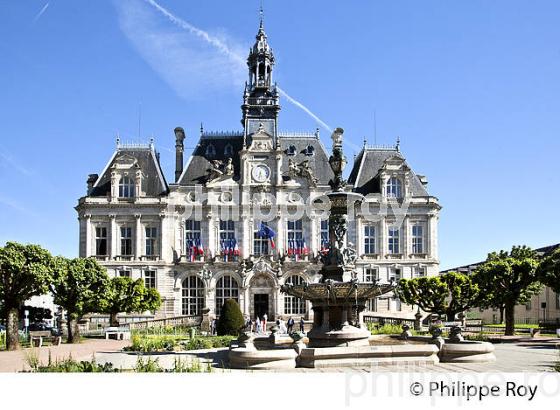LA FONTAINE ET  L' HOTEL DE VILLE,  LIMOGES, HAUTE-VIENNE. (87F03320.jpg)