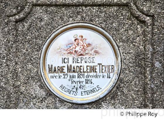 CIMETIERE DE LOUYAT,  PORCELAINE DE  LIMOGES, HAUTE-VIENNE. (87F03415.jpg)