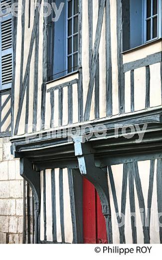 MAISON A COLOMBAGE, QUARTIER DE LA MARINE, VILLE D' AUXERRE, YONNE, BOURGOGNE. (89F00234.jpg)