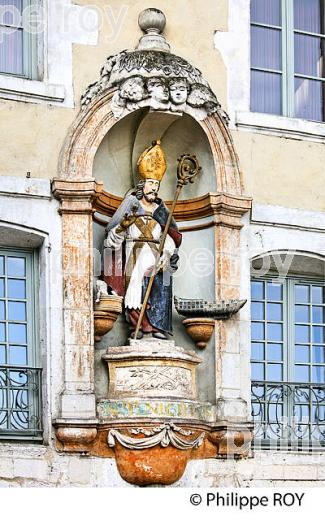 STATUE DE SAINT NICOLAS, QUARTIER DE LA MARINE, VILLE D' AUXERRE, YONNE, BOURGOGNE. (89F00240.jpg)