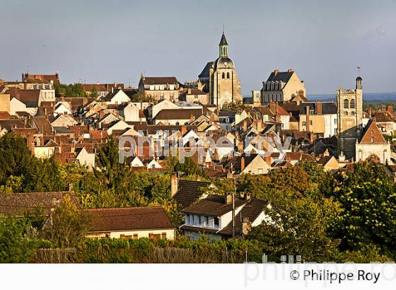 LA VILLE DE JOIGNY,  VALLEE DE L' YONNE,  BOURGOGNE. (89F00720.jpg)