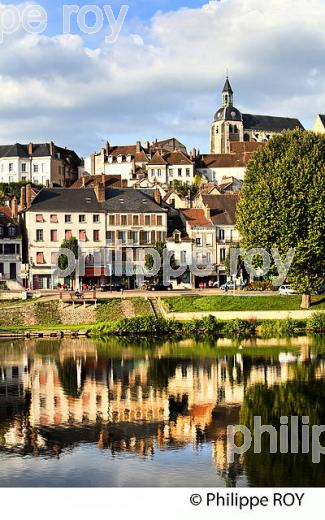 L' YONNE, ET LA VILLE DE JOIGNY, VALLEE DE L' YONNE,  BOURGOGNE. (89F00724.jpg)