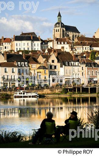 L' YONNE, ET LA VILLE DE JOIGNY, VALLEE DE L' YONNE,  BOURGOGNE. (89F00725.jpg)