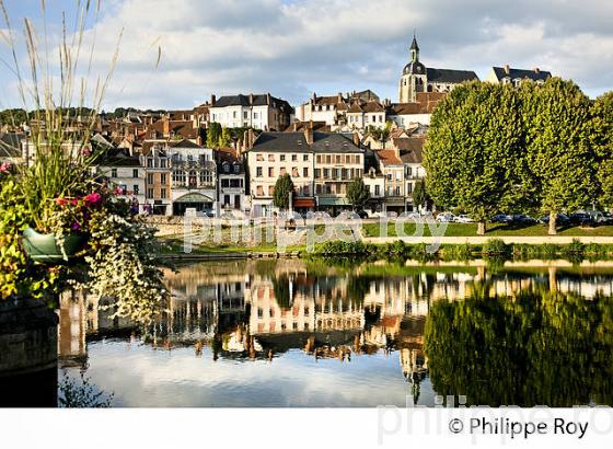 L' YONNE, ET LA VILLE DE JOIGNY, VALLEE DE L' YONNE,  BOURGOGNE. (89F00729.jpg)