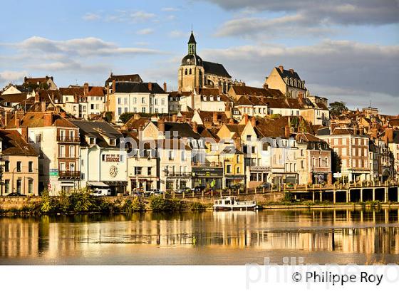 L' YONNE, ET LA VILLE DE JOIGNY, VALLEE DE L' YONNE,  BOURGOGNE. (89F00730.jpg)