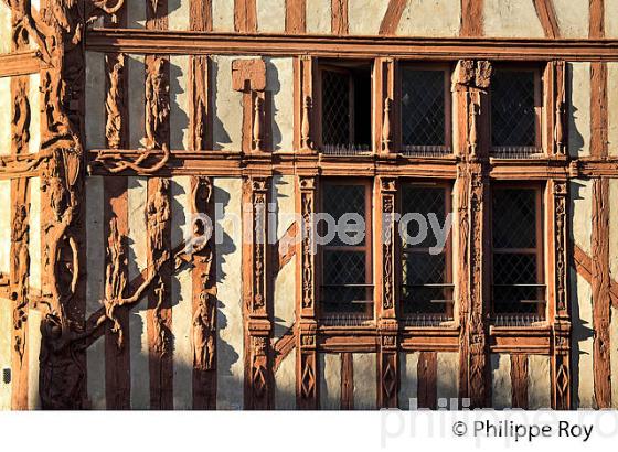 MAISON DE L' ARBRE,  MAISON MEDIEVALE  A COLOMBAGE, JOIGNY, VALLEE DE L' YONNE, BOURGOGNE. (89F00733.jpg)