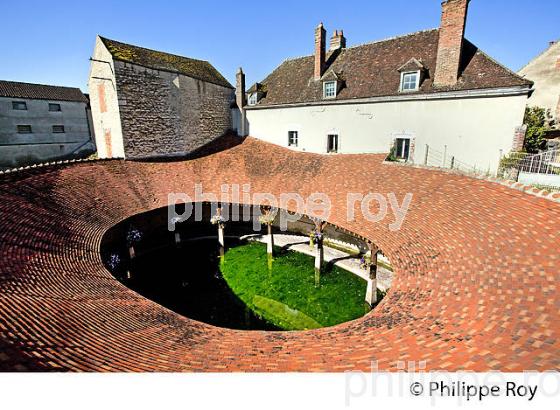 LAVOIR DE BRIENON SUR ARMENCON, CANAL DE BOURGOGNE , AUXERROIS,  BOURGOGNE. (89F00827.jpg)