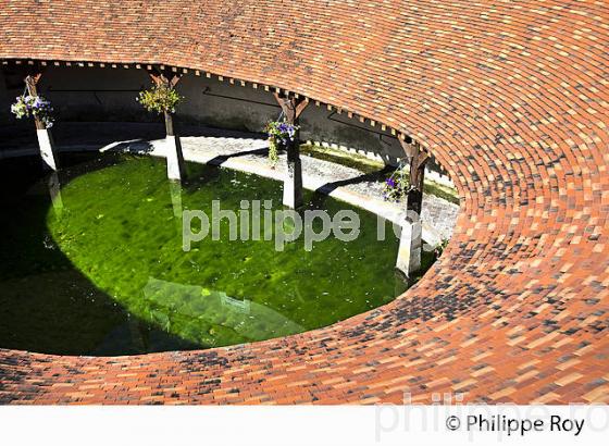 LAVOIR DE BRIENON SUR ARMENCON, CANAL DE BOURGOGNE , AUXERROIS,  BOURGOGNE. (89F00828.jpg)