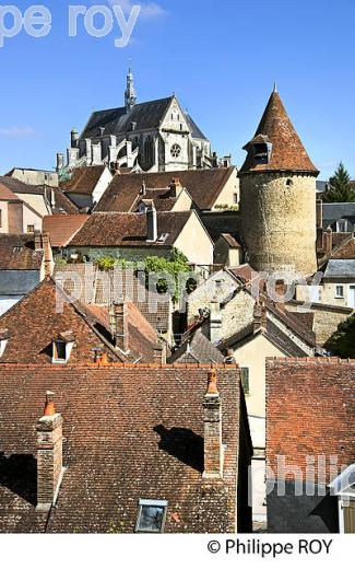 VILLAGE DE SAINT-FLORENTIN , CANAL DE BOURGOGNE , VALLEE DE L' ARMANCON,  AUXERROIS,  BOURGOGNE. (89F00838.jpg)