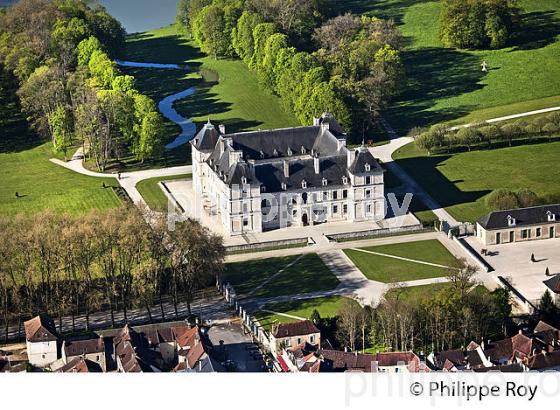 CHATEAU D' ANCY LE FRANC, VALLEE DE L' ARMANCON,  CANAL DE BOURGOGNE, YONNE, BOURGOGNE. (89F00928.jpg)