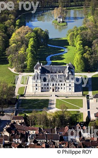 CHATEAU D' ANCY LE FRANC, VALLEE DE L' ARMANCON,  CANAL DE BOURGOGNE, YONNE, BOURGOGNE. (89F00933.jpg)