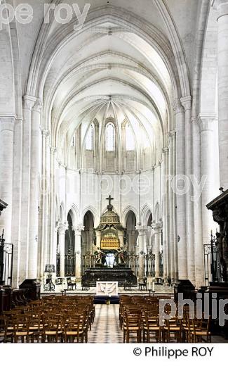 EGLISE ROMANE DE  L'ABBAYE DE PONTIGNY, CANAL DE BOURGOGNE, YONNE, BOURGOGNE. (89F01136.jpg)