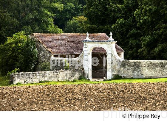 ABBAYE DE QUINCY,  TANLAY, CANAL DE BOURGOGNE, VALEE DE L' ARMANCON,  YONNE, BOURGOGNE (89F01205.jpg)