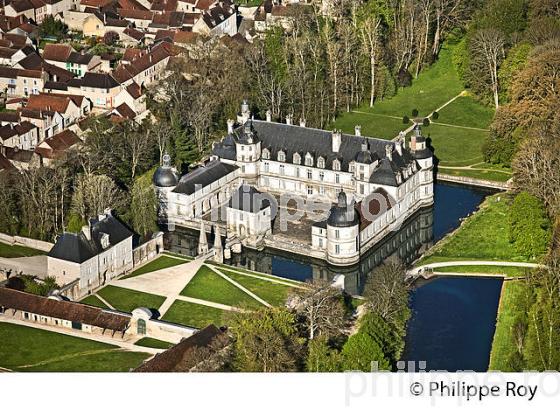 CHATEAU DE TANLAY, CANAL DE BOURGOGNE, VALEE DE L' ARMANCON,  YONNE, BOURGOGNE. (89F01209.jpg)