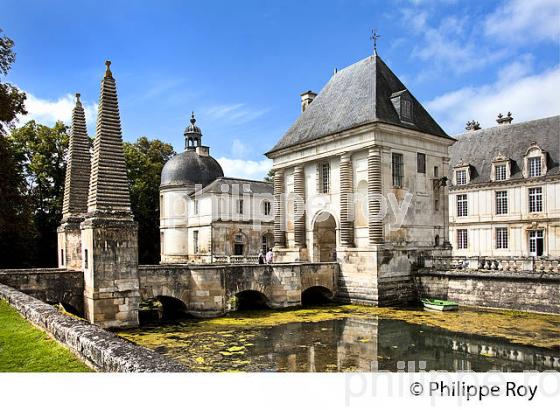 CHATEAU DE TANLAY, CANAL DE BOURGOGNE, VALEE DE L' ARMANCON,  YONNE, BOURGOGNE. (89F01220.jpg)