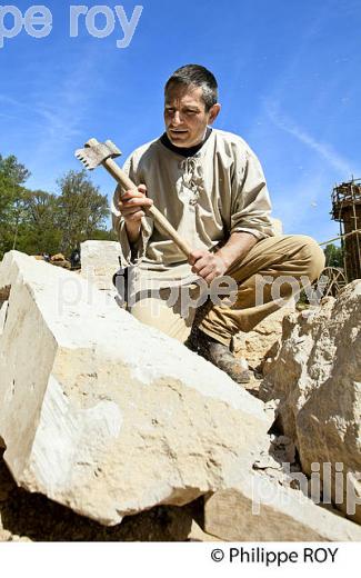 CHANTIER DU CHATEAU DE GUEDELON, TREGNY, LA PUISAYE ,  YONNE, BOURGOGNE. (89F01931.jpg)