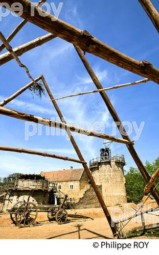 CHANTIER DU CHATEAU DE GUEDELON, TREGNY, LA PUISAYE ,  YONNE, BOURGOGNE. (89F02005.jpg)