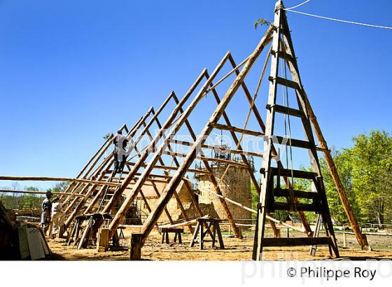 CHANTIER DU CHATEAU DE GUEDELON, TREGNY, LA PUISAYE ,  YONNE, BOURGOGNE. (89F02010.jpg)