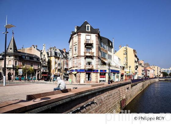 VILLE DE BELFORT, FRANCHE-COMTE, FRANCE (90F00339.jpg)