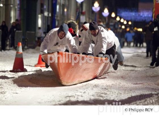 COURSE EN CANOT, CARNAVAL DE QUEBEC (CA000921.jpg)