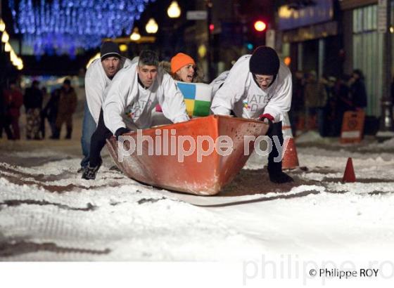 COURSE EN CANOT, CARNAVAL DE QUEBEC (CA000922.jpg)