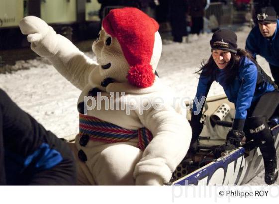 COURSE EN CANOT, CARNAVAL DE QUEBEC (CA000930.jpg)