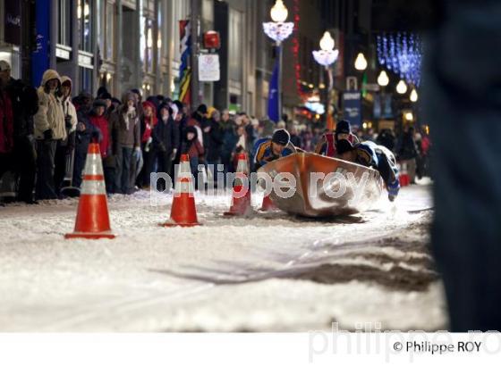 COURSE EN CANOT, CARNAVAL DE QUEBEC (CA000933.jpg)