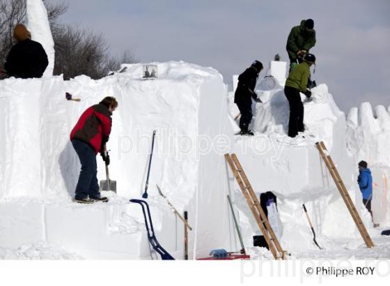 CONCOURS DE SCULPTURE SUR NEIGE, CARNAVAL DE QUEBEC (CA001203.jpg)
