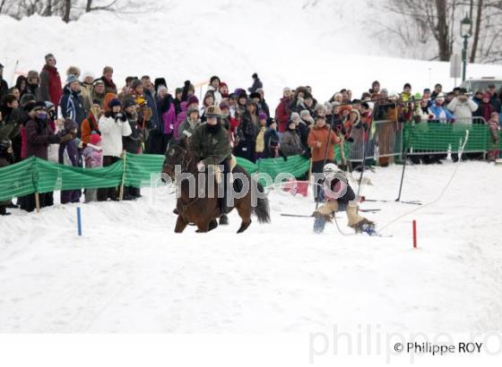 SKI JORING , CARNAVAL DE QUEBEC (CA001314.jpg)