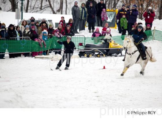 SKI JORING , CARNAVAL DE QUEBEC (CA001316.jpg)