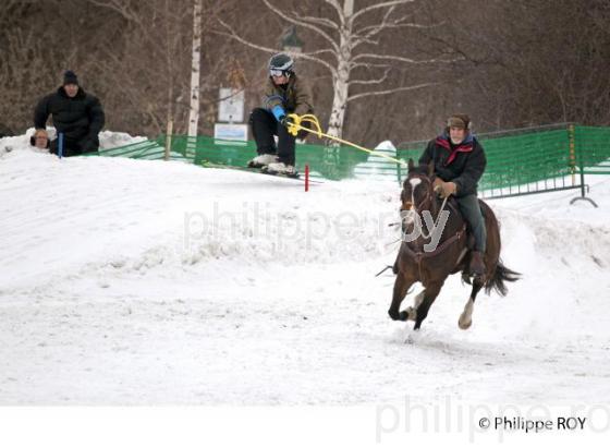 SKI JORING , CARNAVAL DE QUEBEC (CA001320.jpg)