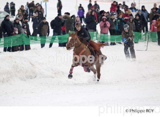 SKI JORING , CARNAVAL DE QUEBEC (CA001324.jpg)