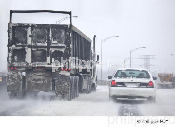DENEIGEMENT DE RUE, QUEBEC EN HIVER (CA001420.jpg)
