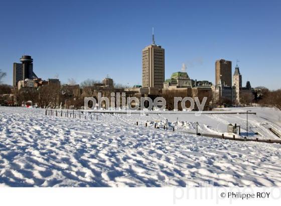 VILLE DE QUEBEC SOUS LA NEIGE (CA001719.jpg)