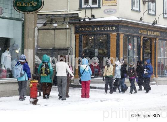 RUE DE QUEBEC SOUS LA NEIGE (CA001827.jpg)