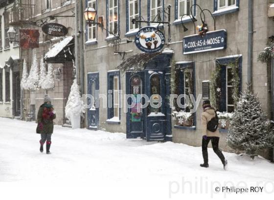 RUE DE QUEBEC SOUS LA NEIGE (CA001829.jpg)