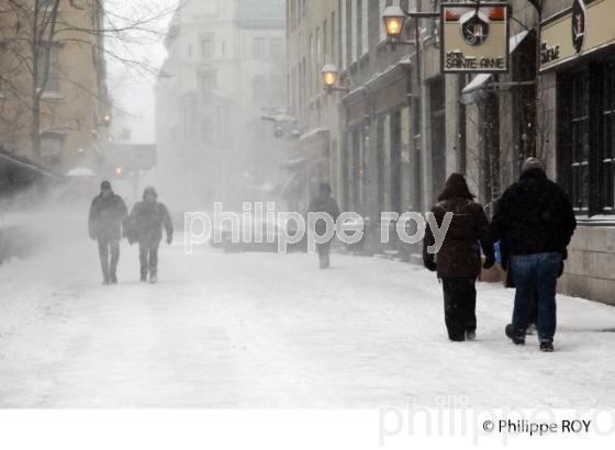 RUE DE QUEBEC SOUS LA NEIGE (CA001830.jpg)